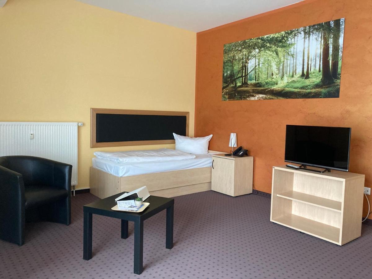 Hotel Am Heidepark Диполдисвалде Екстериор снимка