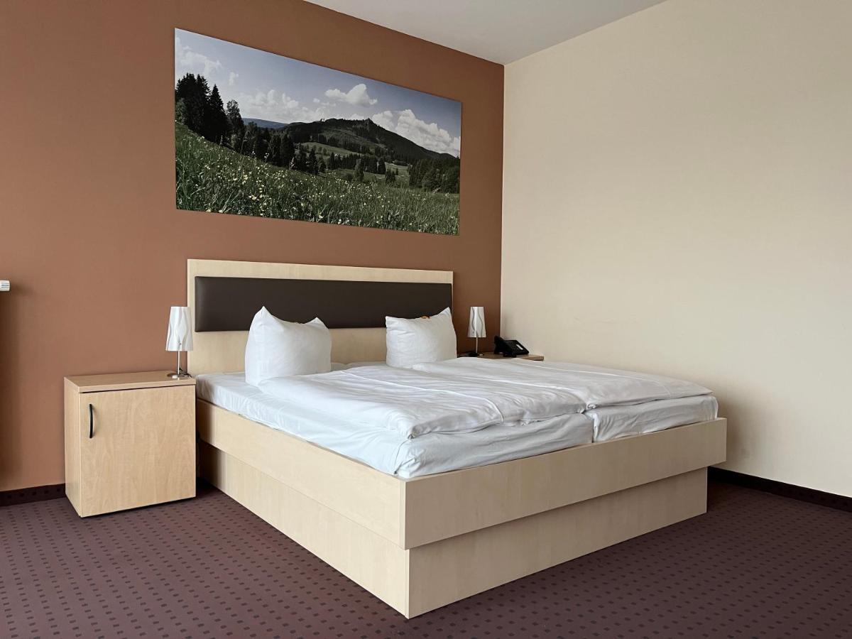 Hotel Am Heidepark Диполдисвалде Екстериор снимка